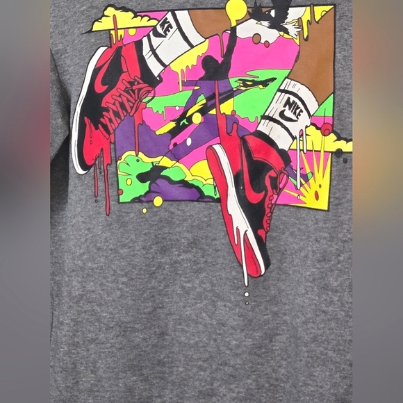 Boy's Air Jordan Graphic Pullover Hoodie, Size Large - Picture 2 of 3